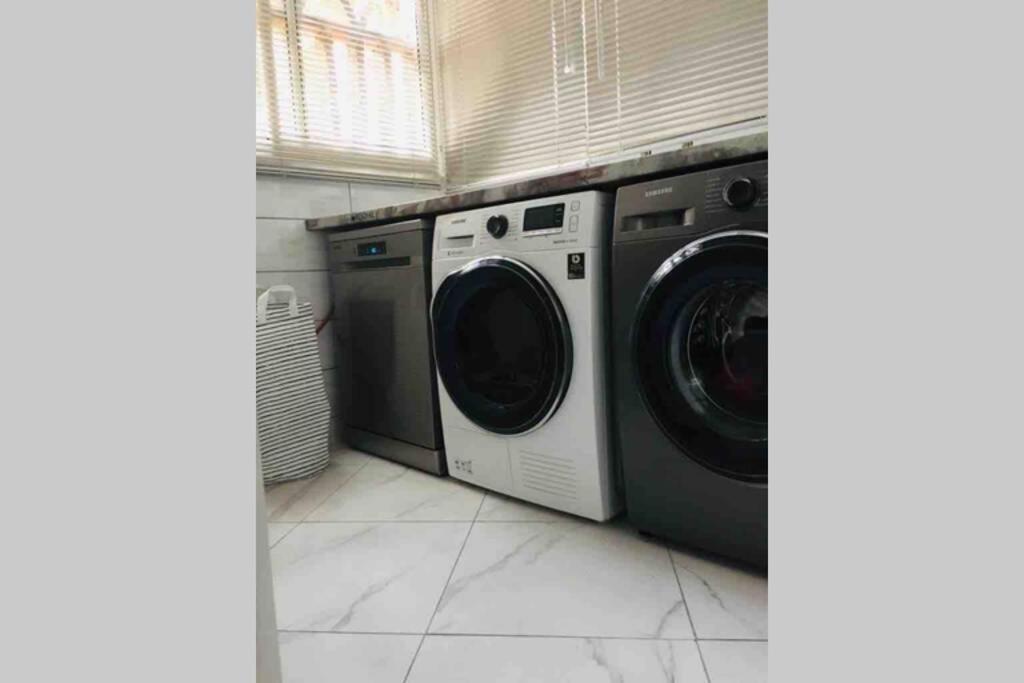 דירות מיחאס Mi Casa Es La Tuya מראה חיצוני תמונה