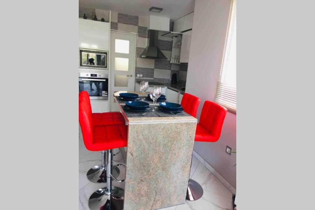 דירות מיחאס Mi Casa Es La Tuya מראה חיצוני תמונה